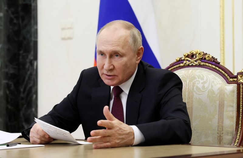 &copy; Reuters. Le président russe Vladimir Poutine préside une réunion à Moscou. /Photo prise le 24 novembre 2022/Sputnik/Aleksey Babushkin/Pool via REUTERS