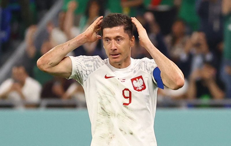 &copy; Reuters. Robert Lewandowski lamenta pênalti perdido durante partida da Polônia contra o México na Copa do Mundo do Catar
22/11/2022 REUTERS/Hannah Mckay