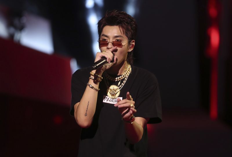 &copy; Reuters. Le chanteur Kris Wu aux iHeartRadio MMVA à Toronto. /Photo prise le 26 août 2018/REUTERS/Fred Thornhill
