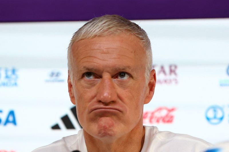 &copy; Reuters. Técnico da seleção da França, Didier Deschamps, durante entrevista coletiva em Doha
25/11/2022 REUTERS/Gareth Bumstead