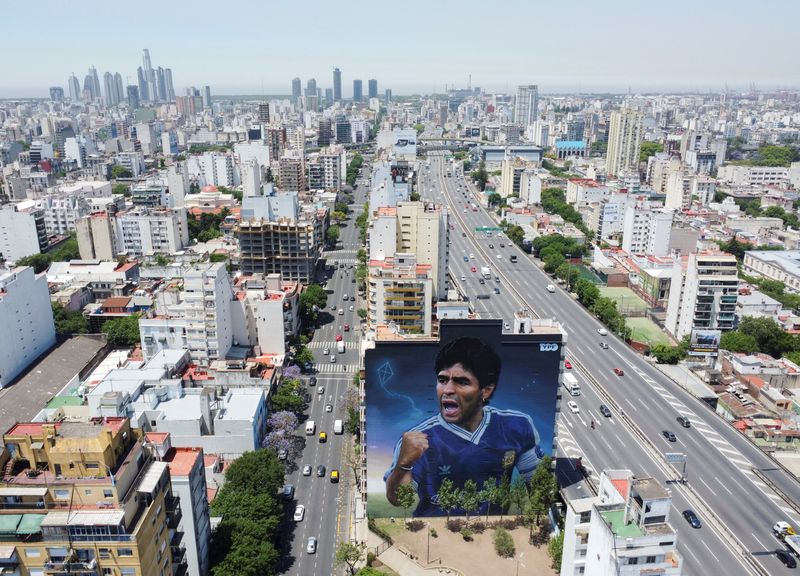 &copy; Reuters. Mural de Maradona em Buenos Aires
 25/11/2022   REUTERS/Agustin Marcarian