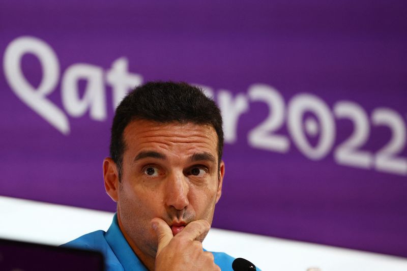 &copy; Reuters. Técnico da seleção da Argentina, Lionel Scaloni, durante entrevista coletiva em Doha
25/11/2022 REUTERS/Gareth Bumstead