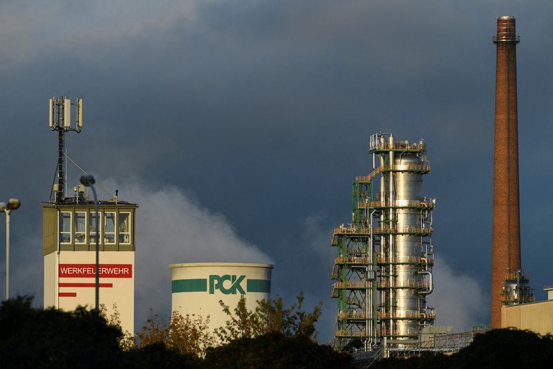 &copy; Reuters. FOTO DE ARCHIVO: La refinería de petróleo en Schwedt