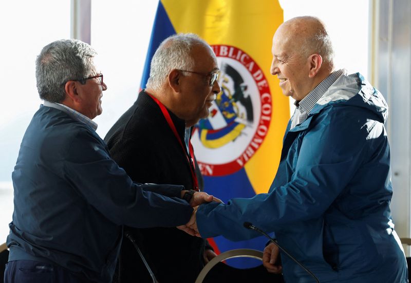 &copy; Reuters. Governo colombiano e guerrilha de esquerda Exército de Libertação Nacional (ELN) retomam negociações de paz
21/11/2022
REUTERS/Leonardo Fernandez Viloria