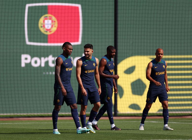 &copy; Reuters. Jogadores da seleção de Portugal durante treinamento no Catar
25/11/2022 REUTERS/Pedro Nunes