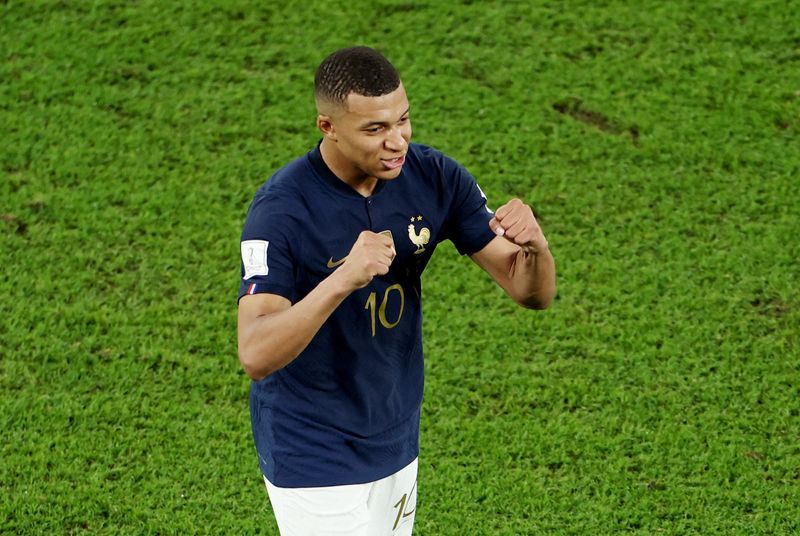 &copy; Reuters. Kylian Mbappé durante partida da França contra a Dinamarca pela Copa do Mundo do Catar
26/11/2022 REUTERS/Marko Djurica