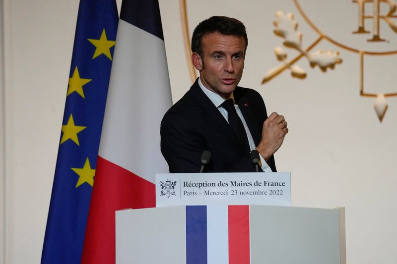 &copy; Reuters. الرئيس الفرنسي إيمانويل ماكرون يتحدث في قصر الإليزيه في باريس يوم 23 نوفمبر تشرين الثاني 2022. صورة من ممثل لوكالات الأنباء.