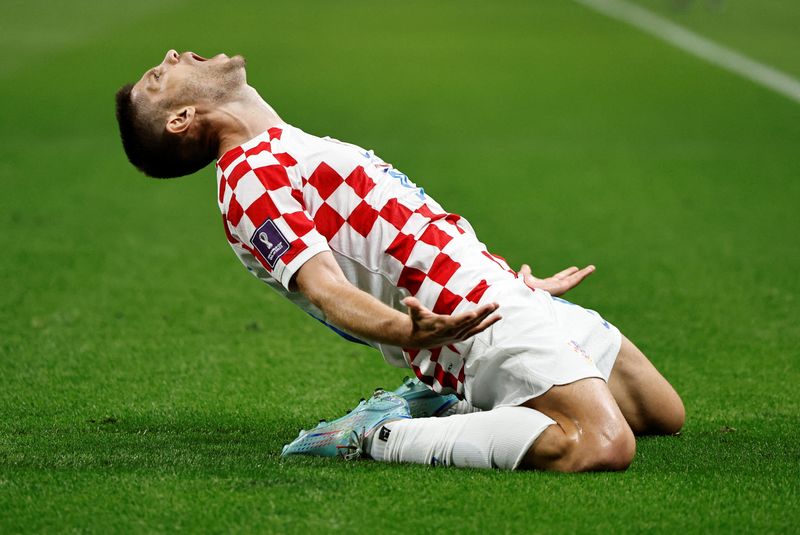 &copy; Reuters. Andrej Kramaric comemora gol contra o Canadá na Copa do Mundo
27/11/2022
REUTERS/Hamad I Mohammed 