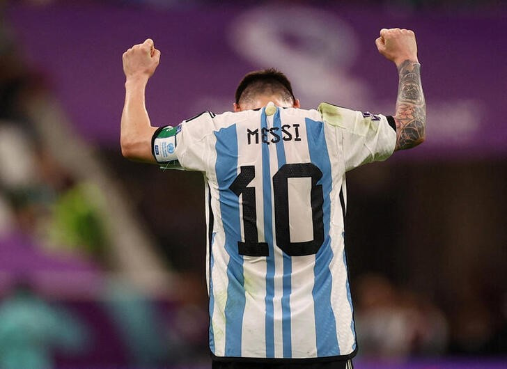 &copy; Reuters. 　サッカーのアルゼンチン代表リオネル・メッシ（写真）はワールドカップ（Ｗ杯）カタール大会の１次リーグ２戦目で勝利を飾り、チームメートと深夜まで踊り明かして祝ったという。カ