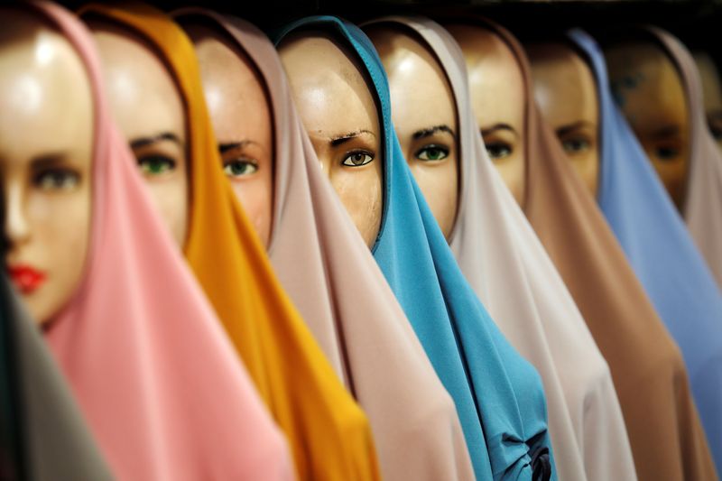 &copy; Reuters. Hijabs for sale are pictured at a stall of Tanah Abang textile market in Jakarta, Indonesia, November 5, 2019. REUTERS/Willy Kurniawan/Files