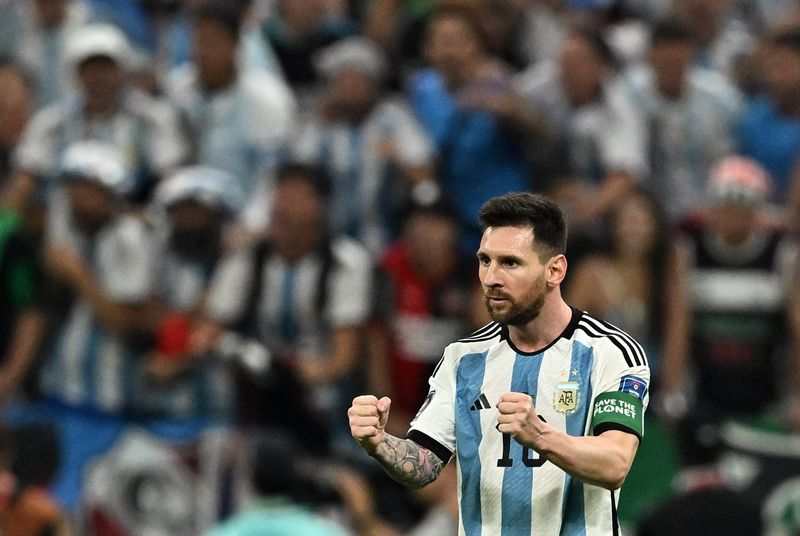 &copy; Reuters. FOTO DE ARCHIVO. Fútbol - Copa Mundial de la FIFA Qatar 2022 - Grupo C - Argentina contra México - Estadio Lusail, Lusail, Qatar - 26 de noviembre de 2022 - El argentino Lionel Messi celebra el primer gol de su equipo. REUTERS/Dylan Martínez