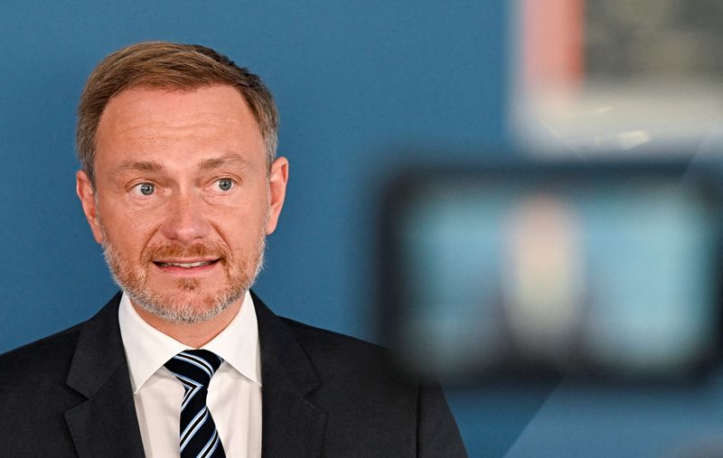 &copy; Reuters. FILE PHOTO: German Finance Minister Christian Lindner holds a news conference on new estimates for tax revenue in Bonn, Germany October 27, 2022. REUTERS/Benjamin Westhoff/File Photo