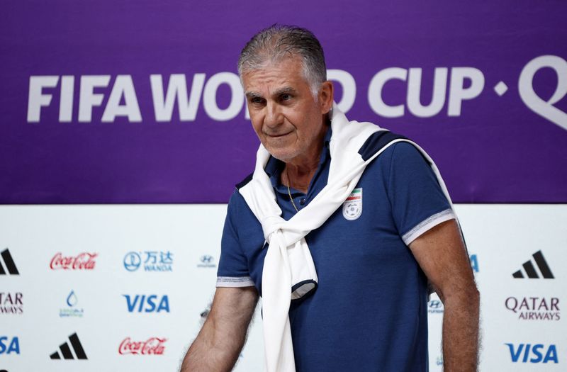 &copy; Reuters. El entrenador de Irán Carlos Queiroz durante una conferencia de prensa en Doha, Qatar, el 28 de noviembre de 2022 REUTERS/John Sibley