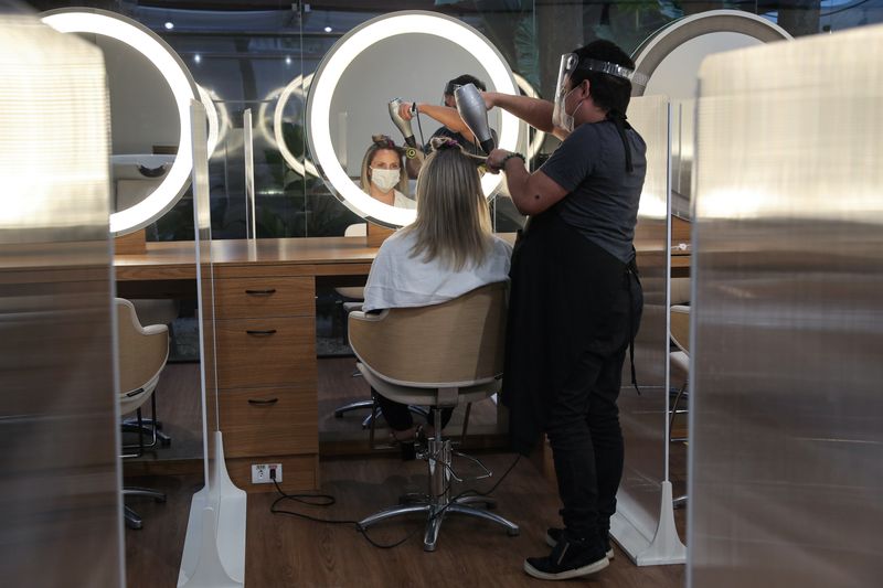 &copy; Reuters. Salão de cabeleireiro em São Paulo 
06/07/2020 
REUTERS/Amanda Perobelli
