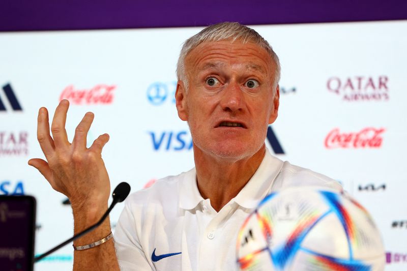 &copy; Reuters. Técnico da seleção da França, Didier Deschamps, durante entrevista coletiva em Doha
29/11/2022 REUTERS/Gareth Bumstead