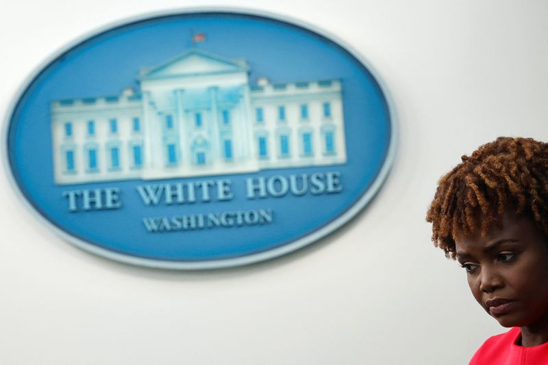 © Reuters. White House Press Secretary Karine Jean-Pierre holds the daily press briefing at the White House in Washington, U.S. July 18, 2022.  REUTERS/Jonathan Ernst/File Photo