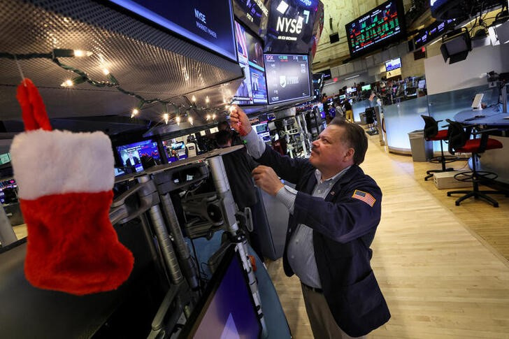 Wall Street opera plano, rendimiento bonos EEUU sube con Powell en punto de mira