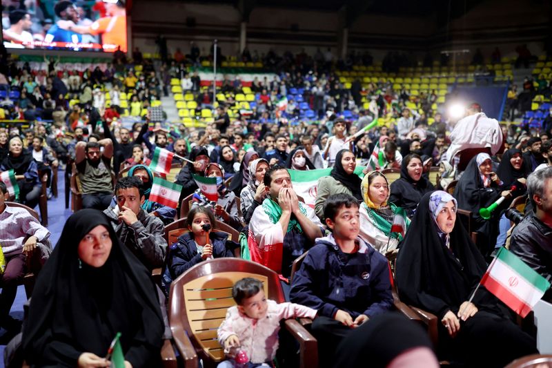 &copy; Reuters. Torcedores do Irã assistem partida contra Estados Unidos pela Copa do Mundo do Catar em Teerã
29/11/2022 Majid Asgaripour/WANA (West Asia News Agency) via REUTERS