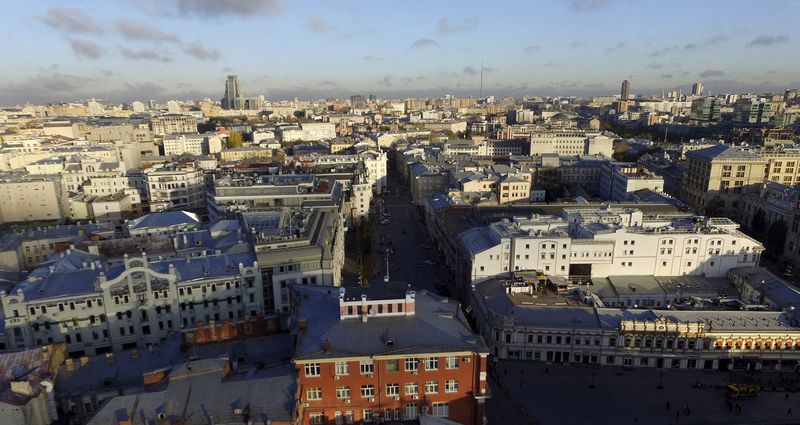 &copy; Reuters. FOTO DE ARCHIVO: Una vista aérea muestra el horizonte de la capital, Moscú, en Rusia. 29 de octubre, 2015. REUTERS/Andrey Kuzmin/Archivo