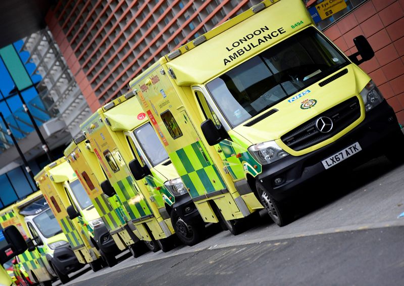 &copy; Reuters. FILE PHOTO: Ambulances are parked outside of the Royal London Hospital, amid the spread of the coronavirus disease (COVID-19) pandemic in London, Britain, January 7, 2022. REUTERS/Toby Melville