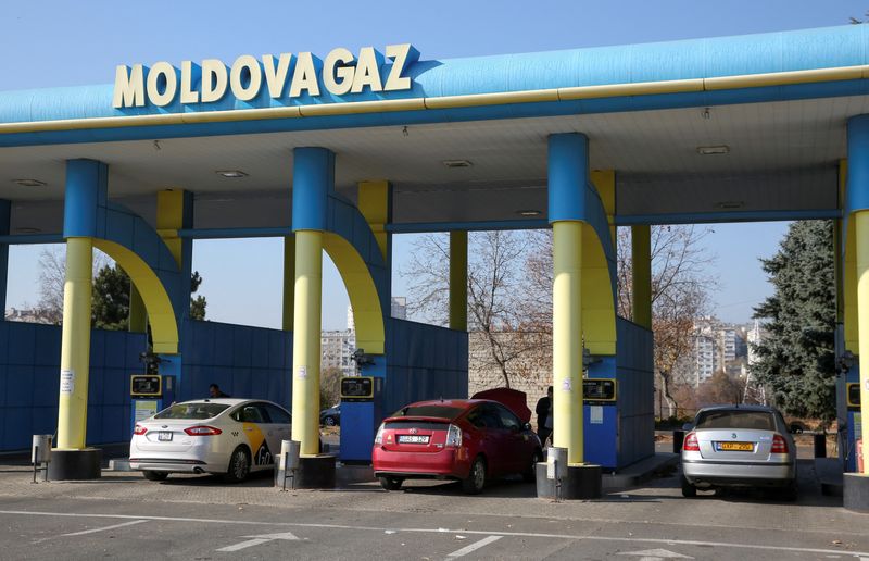 &copy; Reuters. FILE PHOTO: The logo of Moldovagaz energy company is on display at a gas filling station in Chisinau, Moldova October 28, 2021. REUTERS/Vladislav Culiomza/File Photo
