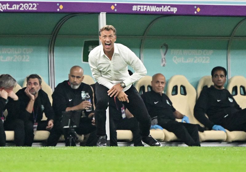 &copy; Reuters. Técnico da seleção da Arábia Saudita, Hervé Renard, durante partida contra o México pela Copa do Mundo do Catar
30/11/2022 REUTERS/Alberto Lingria