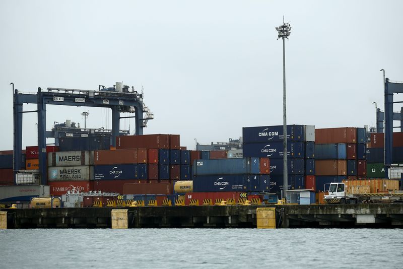 &copy; Reuters. FILE PHOTO: Containers in line to be loaded at a cargo terminal at the Port of Santos, in Santos, Brazil September 16, 2021. REUTERS/Carla Carniel