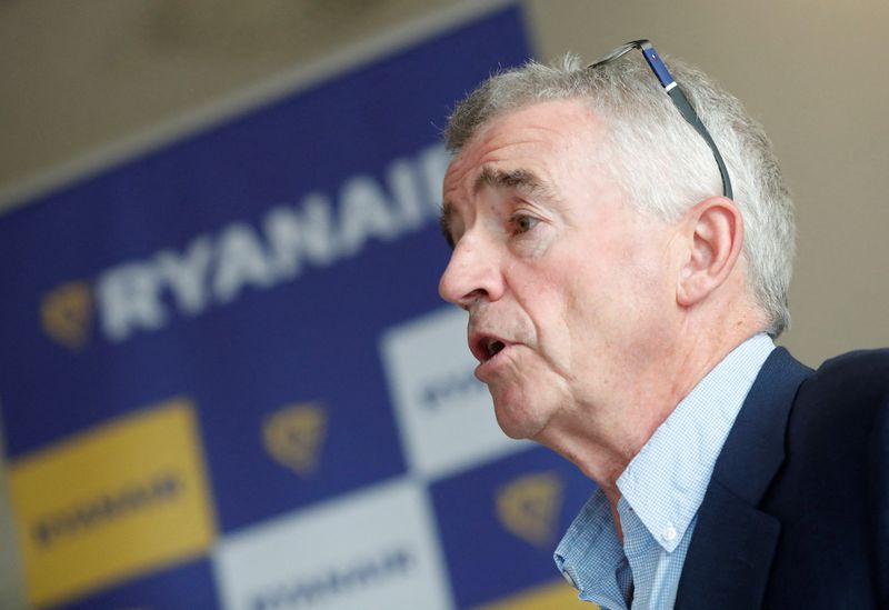 © Reuters. FILE PHOTO: Ryanair Chief Executive Michael O'Leary holds a news conference in Budapest, Hungary September 13, 2022. REUTERS/Bernadett Szabo