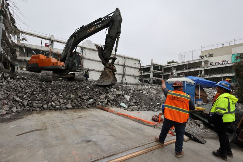&copy; Reuters. FILE PHOTO: A commercial real estate construction site is seen in Santa Monica, California, U.S., June 16, 2022. REUTERS/Lucy Nicholson