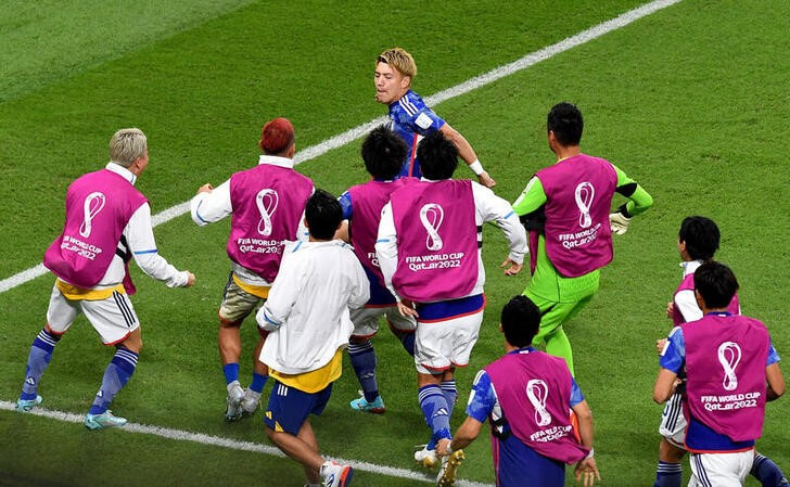 &copy; Reuters. Dic 1, 2022 
Foto del jueves del futbolista de Japón Ritsu Doan celebrando tras marcar ante España 
 REUTERS/Jennifer Lorenzini