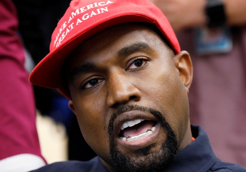Rapper Kanye West não planeja mais comprar plataforma de rede social Parler