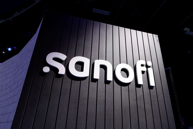 &copy; Reuters. FILE PHOTO: A logo on the Sanofi exhibition space at the Viva Technology conference dedicated to innovation and startups at Porte de Versailles exhibition center in Paris, France June 15, 2022. REUTERS/Benoit Tessier