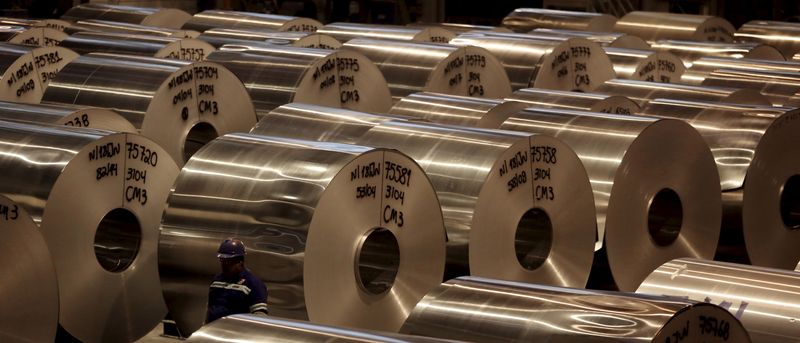 © Reuters. Fábrica de alumínio em Pindamonhangaba, SP
19/06/2015
REUTERS/Paulo Whitaker