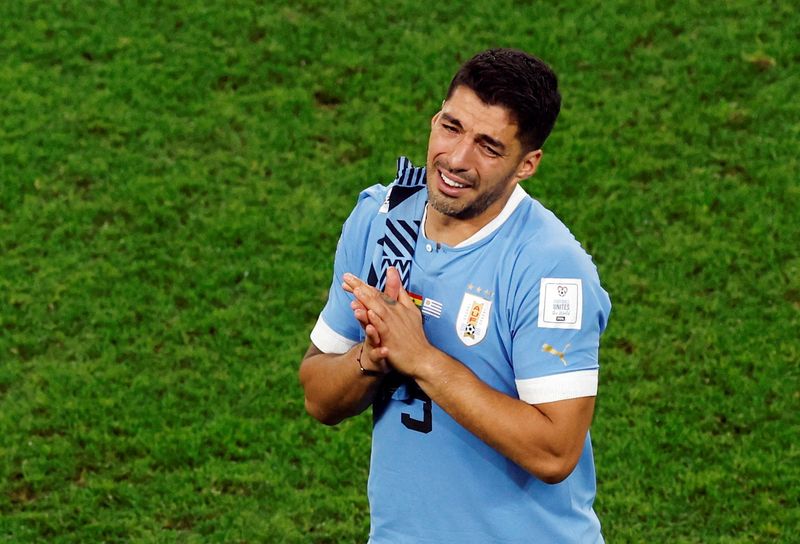 &copy; Reuters. Dic 2, 2022 
Foto del lunes del delantero de Uruguay Luis Suarez tras la eliminación en el Mundial 
REUTERS/Albert Gea     
