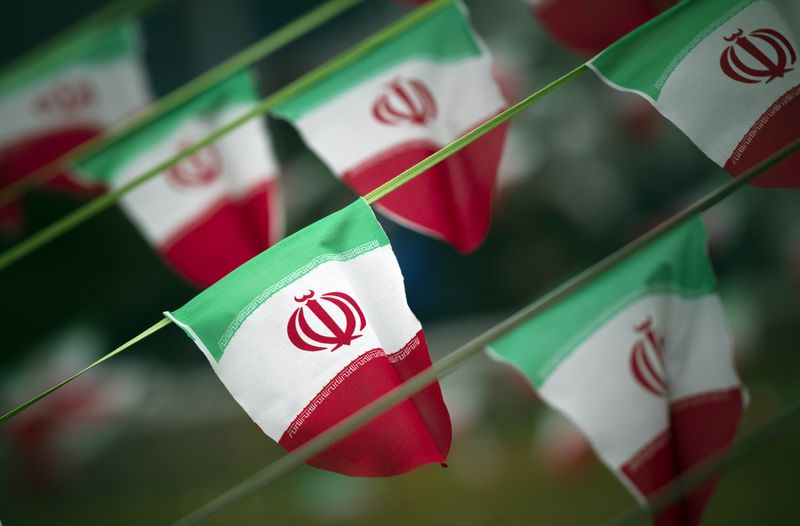 Emeutes en Iran: le président iranien défend le régime