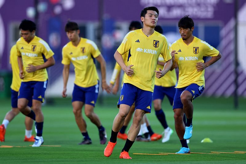 &copy; Reuters. Jogadores da seleção do Japão durante treinamento na Copa do Mundo do Catar
03/12/2022 REUTERS/Ibraheem Al Omari