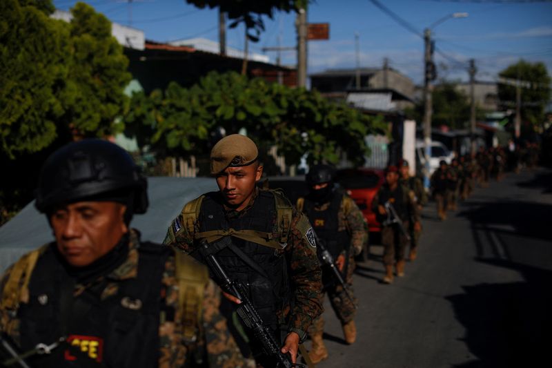 El Salvador deploys 10,000 troops to gang-run capital suburb