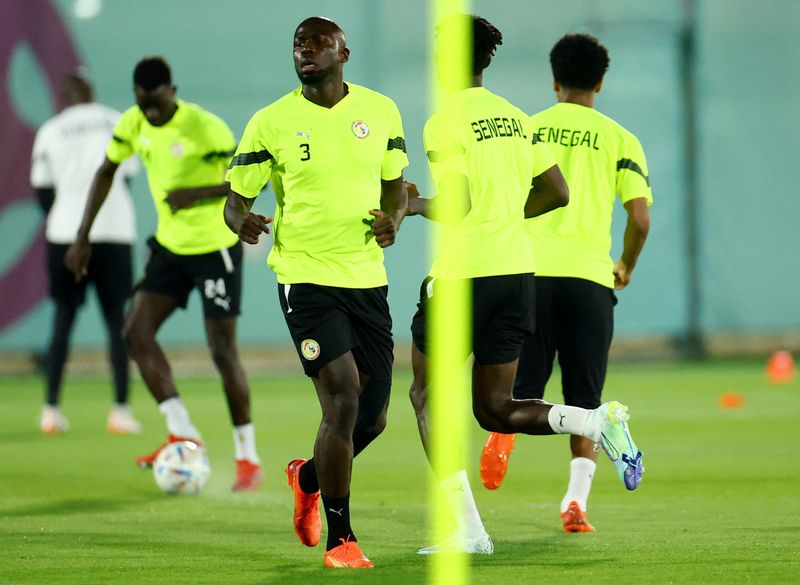 &copy; Reuters. Dic 3, 2022 
Foto del jugador de Senegal Kalidou Koulibaly en el entrenamiento del domingo 
REUTERS/Hannah Mckay
