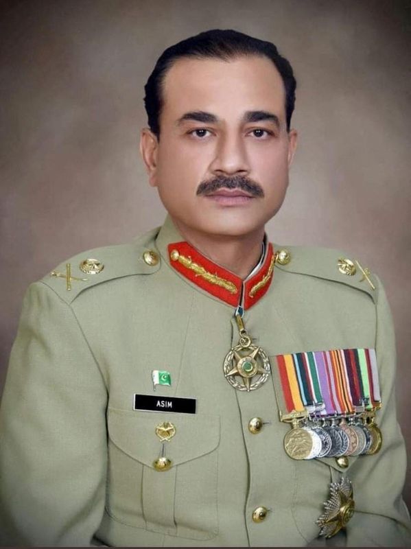 &copy; Reuters. الجنرال عاصم منير قائد الجيش الباكستاني الجديد. صورة من إدارة العلاقات العامة الداخلية تم توزيعها في 24 نوفمبر تشرين الثاني 2022 . يحظر إعادة ب