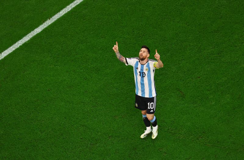 &copy; Reuters. Lionel Messi comemora gol marcado pela Argentina contra a Austrália na Copa do Mundo do Catar
03/12/2022 REUTERS/Fabrizio Bensch