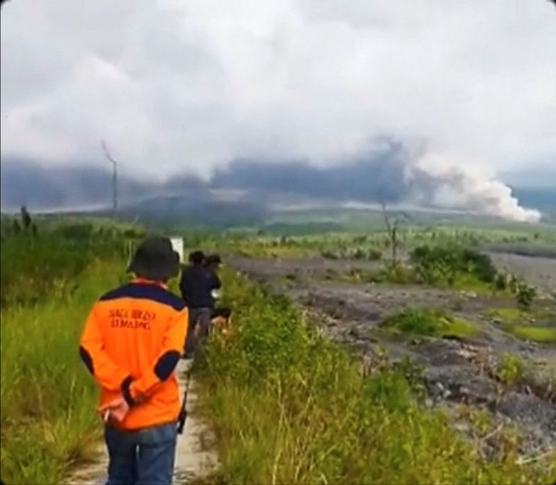 Indonesia evacuates villagers after volcano erupts on Java island