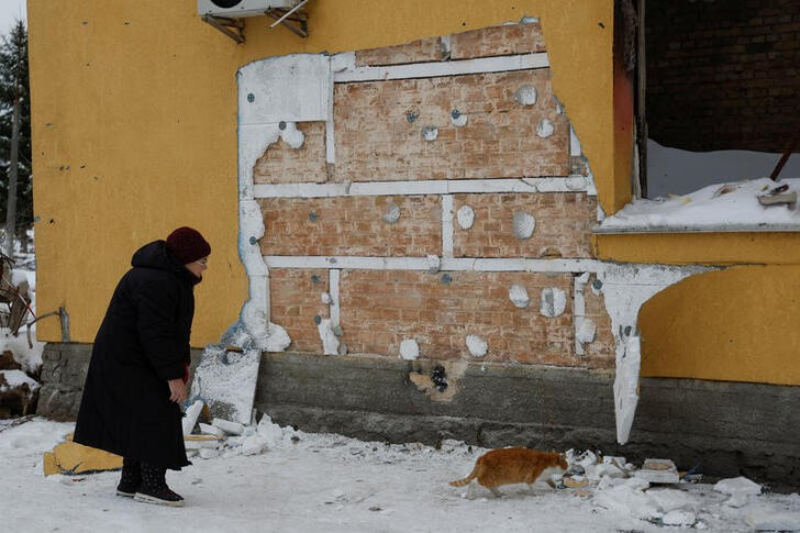 &copy; Reuters. 　ウクライナのキーウ（キエフ）州当局は２日、英国の覆面ストリートアーティスト、バンクシーが描いた壁画をキーウ近郊で盗もうとした疑いで窃盗グループが逮捕されたと明らかにした