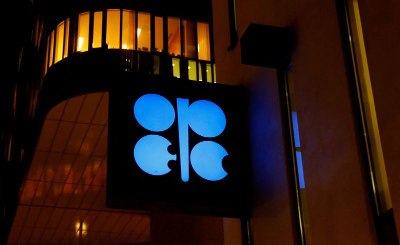 &copy; Reuters. FOTO DE ARCHIVO: El logotipo de la Organización de Países Exportadores de Petróleo (OPEP) se ve en la sede de la OPEP en Viena, Austria. 5 de diciembre, 2018. REUTERS/Leonhard Foeger/Archivo