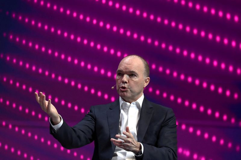 © Reuters. FILE PHOTO: Nick Read, Chief Executive Officer of Vodafone, gestures as he speaks during the Mobile World Congress in Barcelona, Spain February 25, 2019. REUTERS/Sergio Perez/File Photo