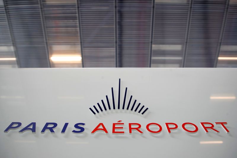 &copy; Reuters. Le logo du Groupe ADP est visible à l'aéroport d'Orly. /Photo prise le July 1er juillet 2021/REUTERS/Sarah Meyssonnier