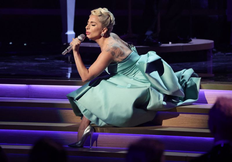 © Reuters. FILE PHOTO: Lady Gaga performs the song 