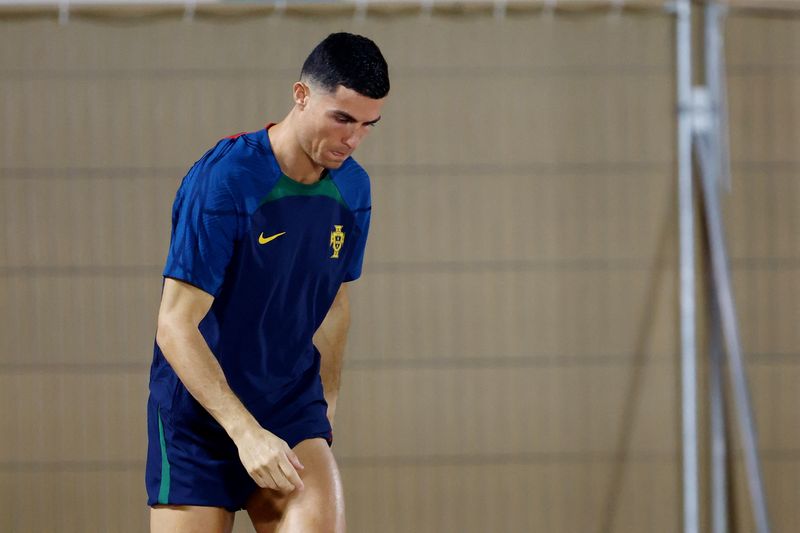 &copy; Reuters. Cristiano Ronaldo durante treino da seleção de Portugal na Copa do Mundo do Catar
05/12/2022 REUTERS/Hannah Mckay