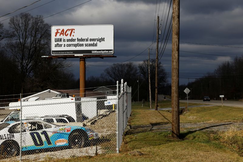 &copy; Reuters. FILE PHOTO: An anti-UAW (United Auto Workers) billboard is seen along a road in Lordstown, Ohio, U.S. November 30, 2022.  REUTERS/Quinn Glabicki