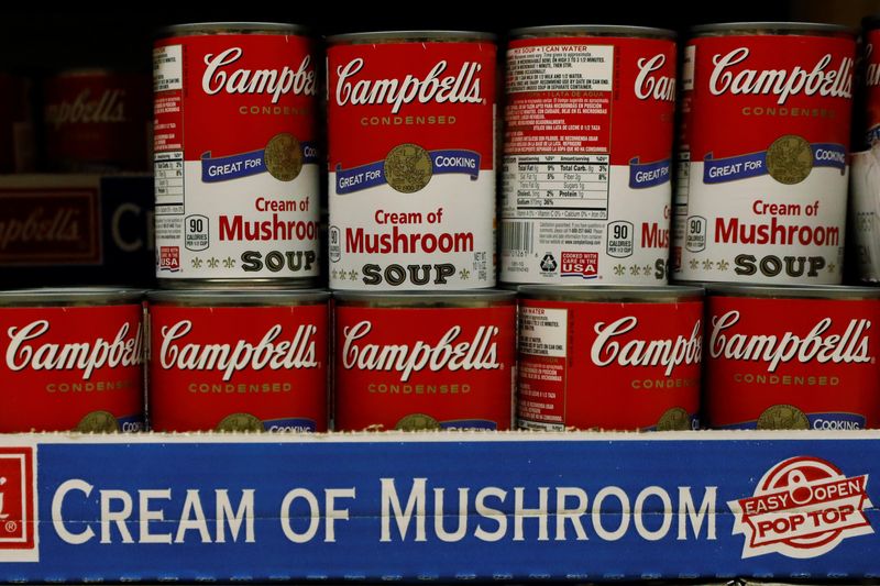 &copy; Reuters. FILE PHOTO: Cans of Campbell's Soup are displayed in a supermarket in New York City, U.S. February 15, 2017. REUTERS/Brendan McDermid