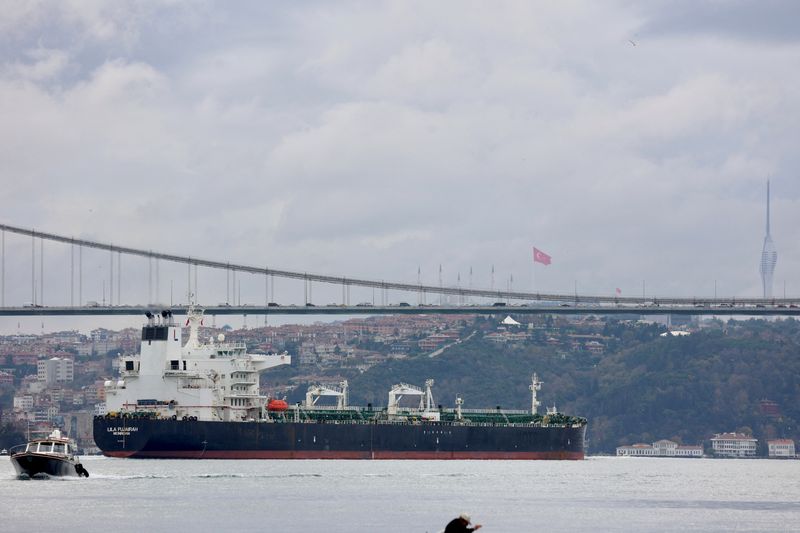 &copy; Reuters. FILE PHOTO: Oil product tanker Lila Fujairah sails in the Bosphorus, on its way to the Mediterranean Sea, in Istanbul, Turkey December 6, 2022. REUTERS/Yoruk Isik